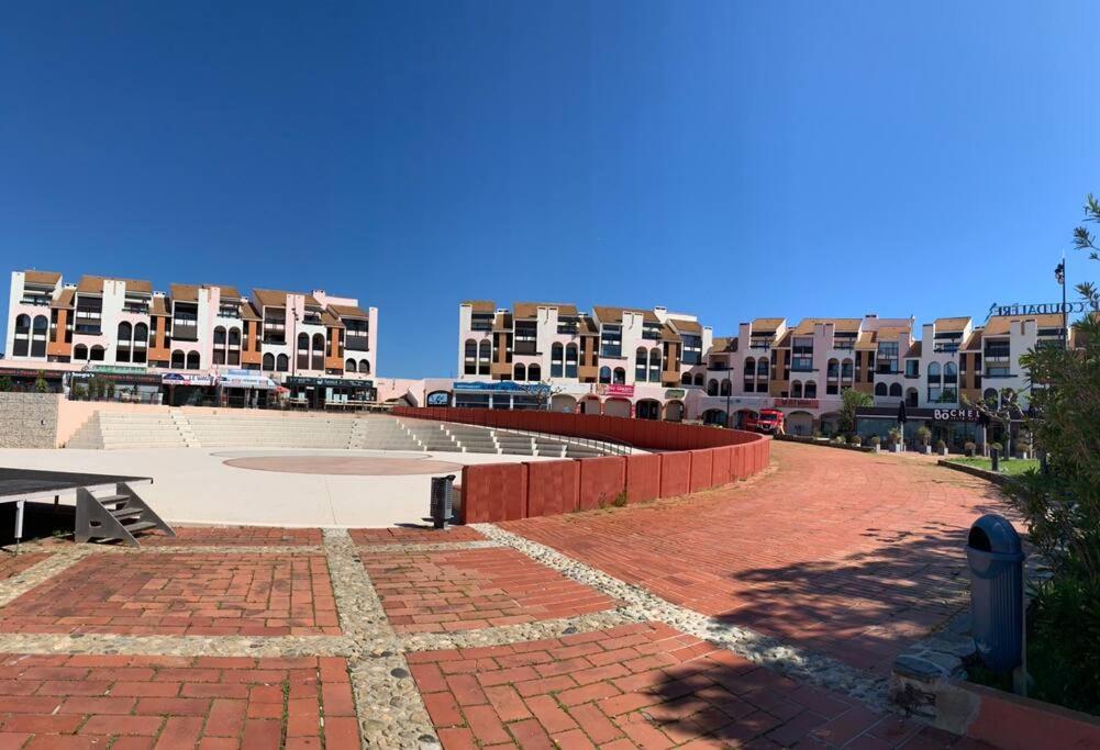 T2 Neuf + Bateau / Piscine Super Infrastructures Apartment Le Barcarès Екстериор снимка